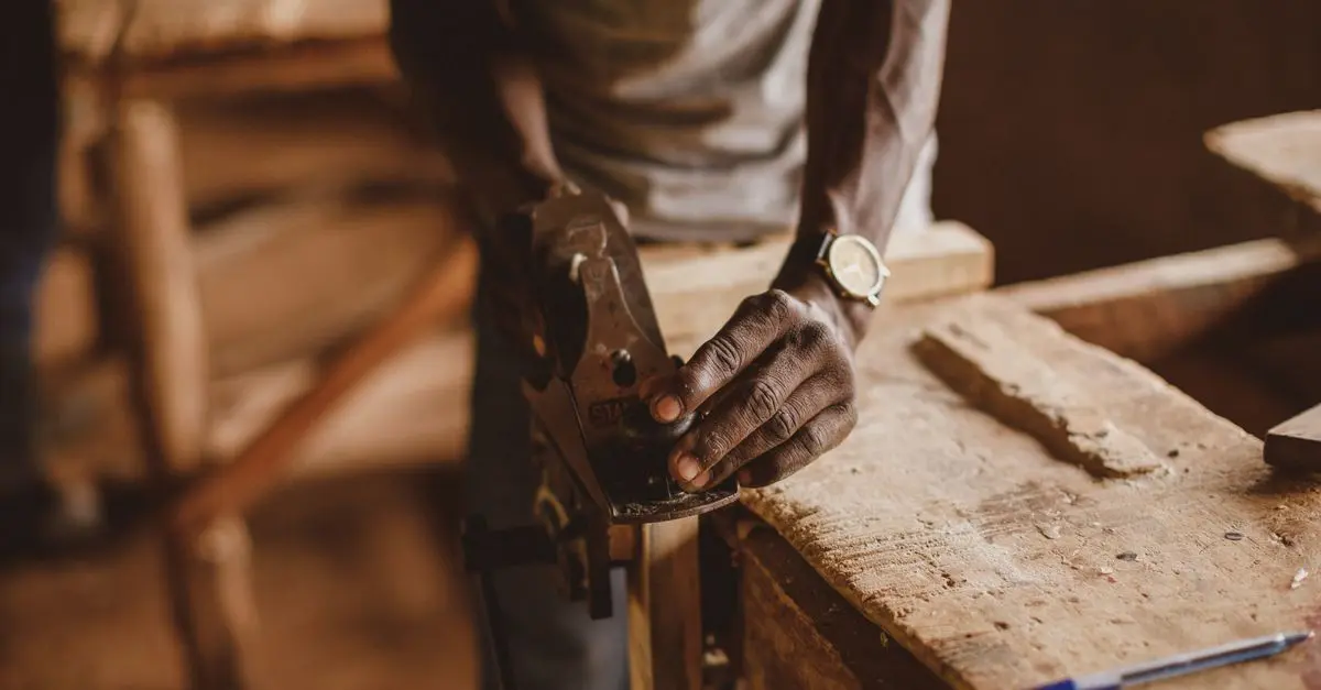 Trouver le Bureau en Bois Artisanal Idéal
