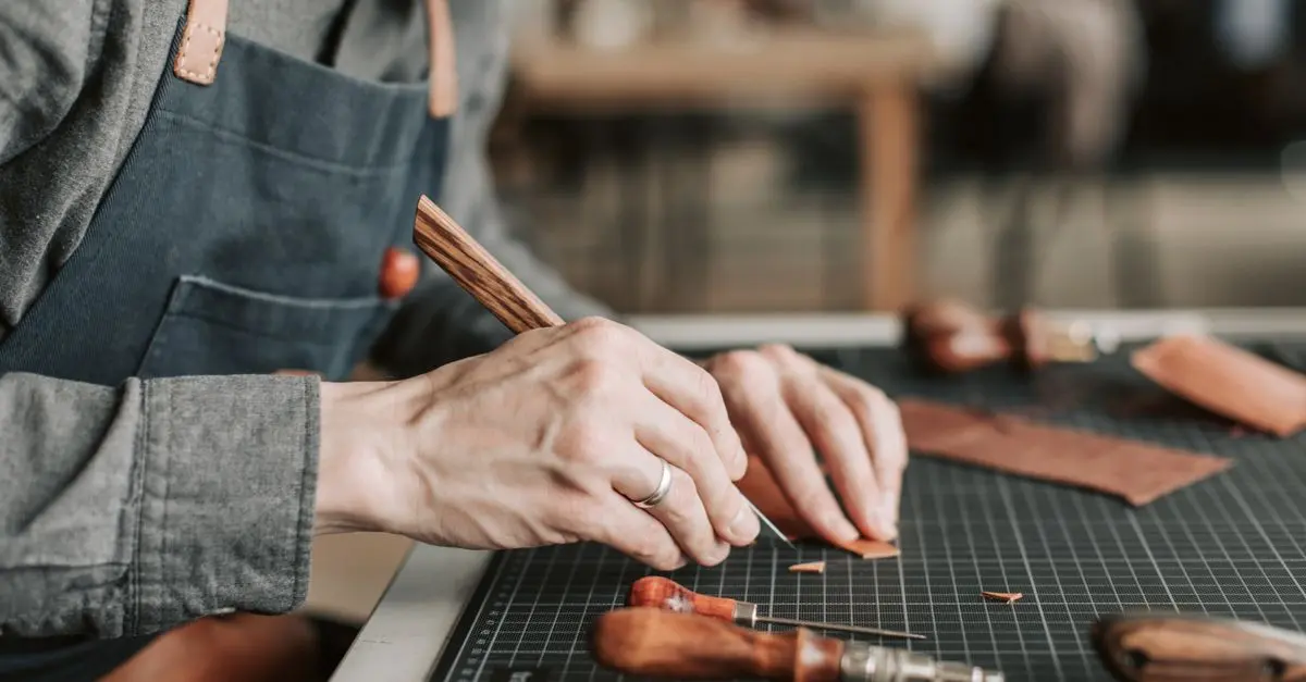 Accessoires Bureau Artisan : Guide d'Achat Essentiel